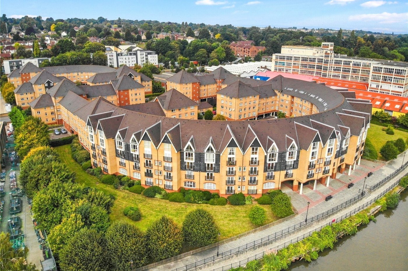 2 bedroom property for sale in Maidstone | Robinson Michael & Jackson