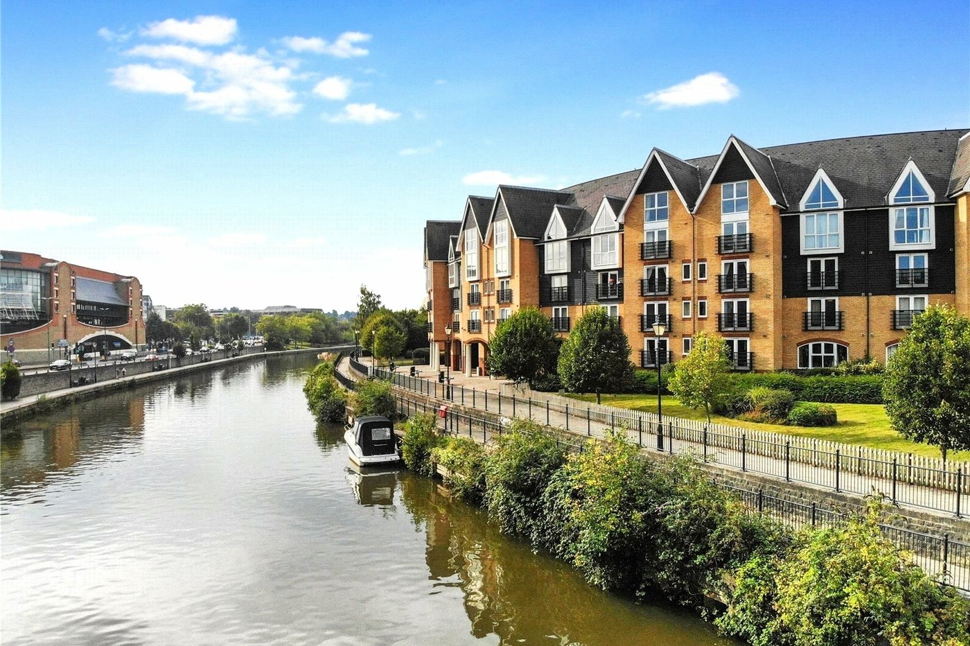 2 bedroom property for sale in Maidstone | Robinson Michael & Jackson