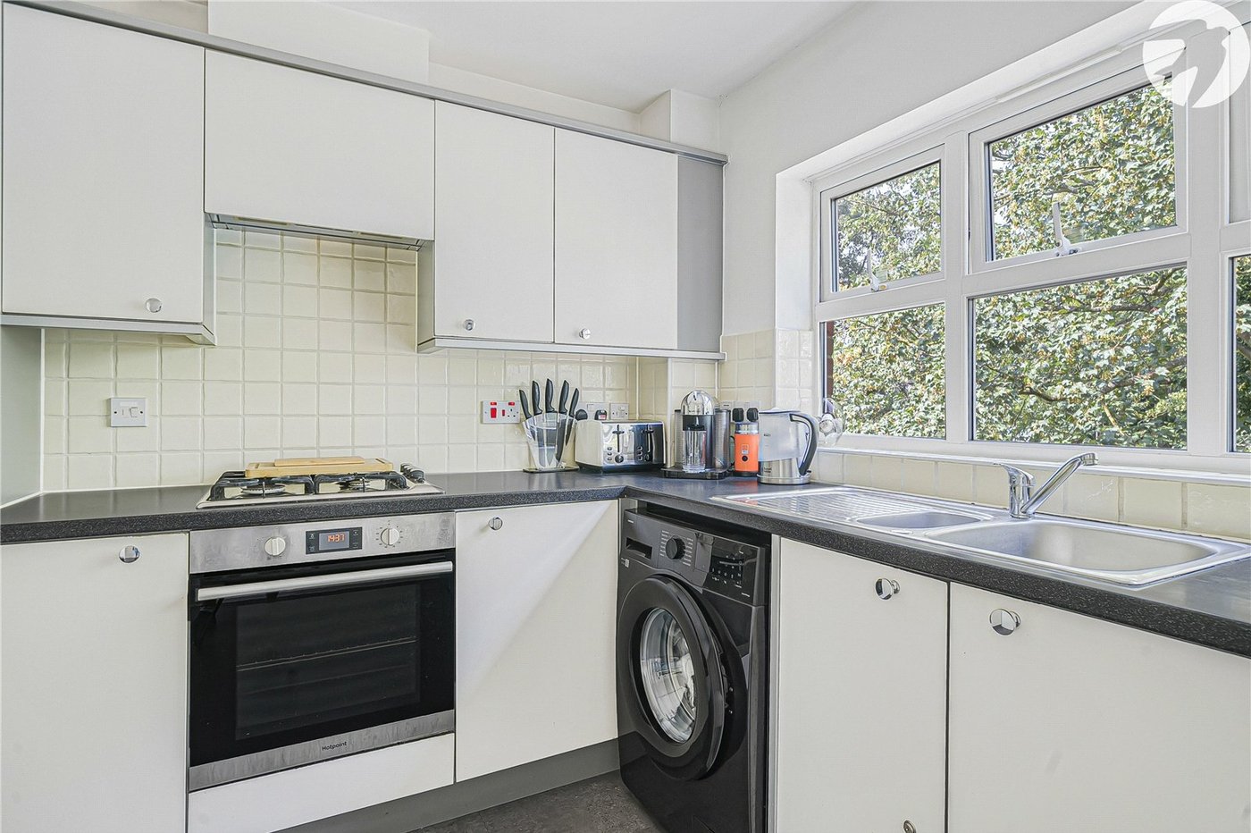 2 bedroom property for sale in Dartford | Robinson Jackson