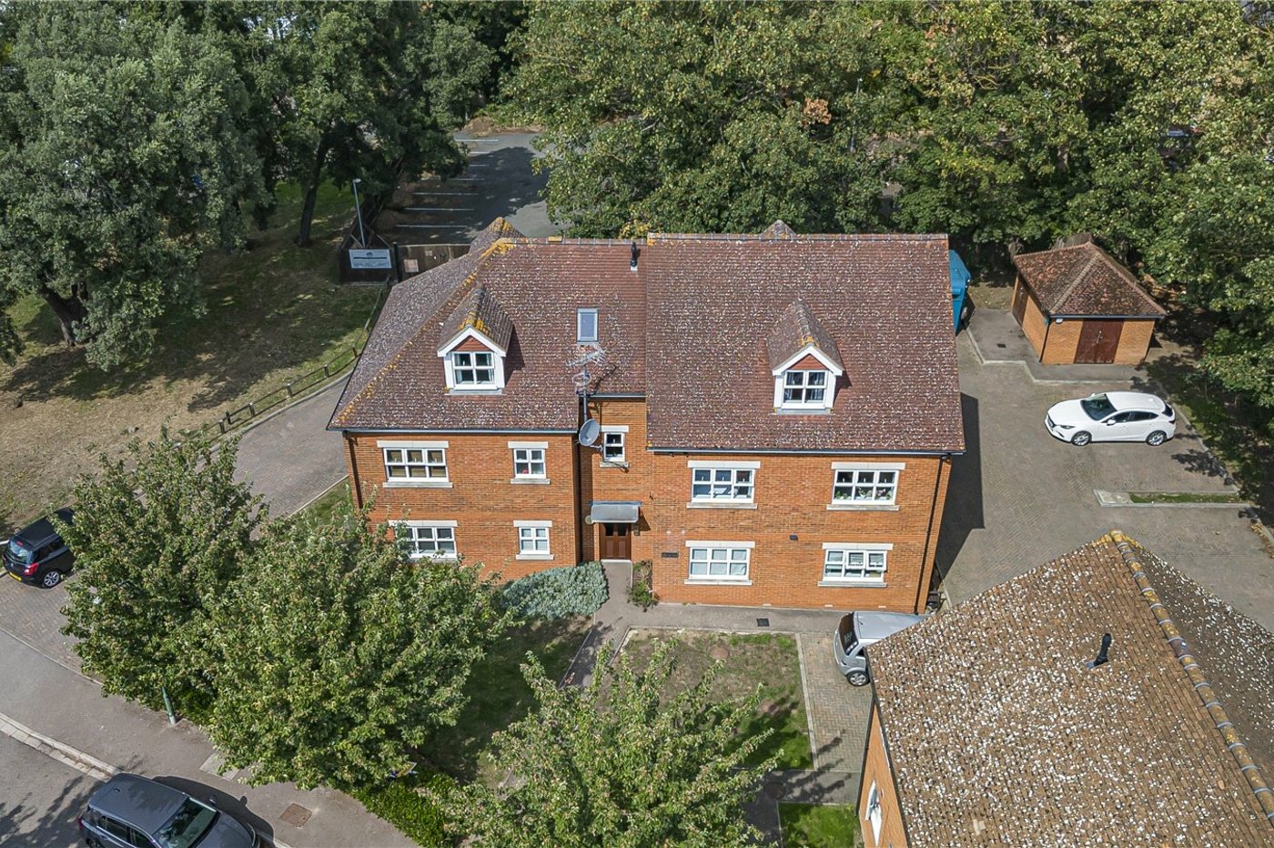 2 bedroom property for sale in Dartford | Robinson Jackson