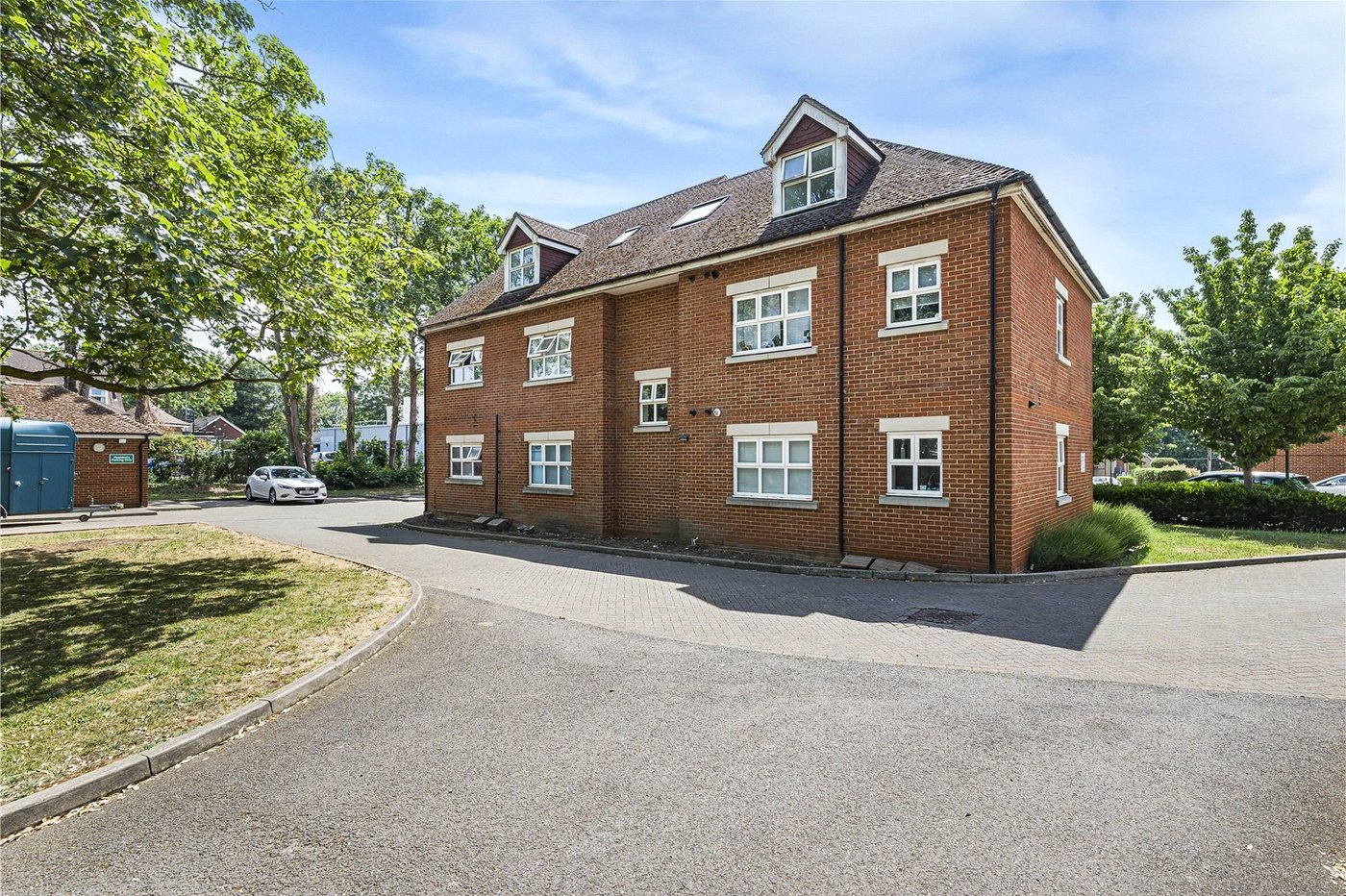 2 bedroom property for sale in Dartford | Robinson Jackson