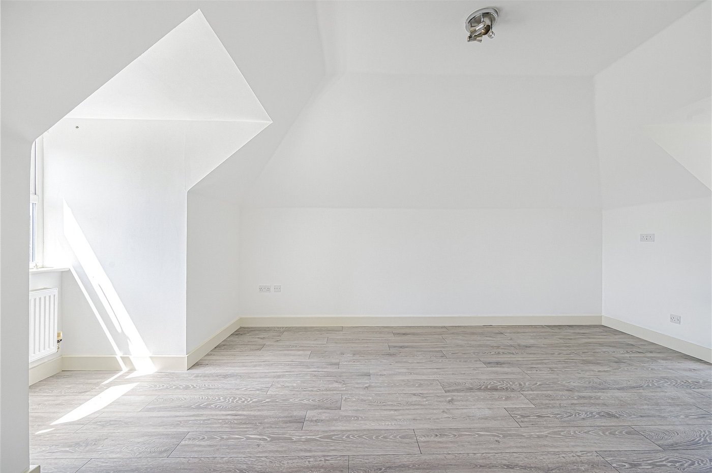 2 bedroom property for sale in Dartford | Robinson Jackson