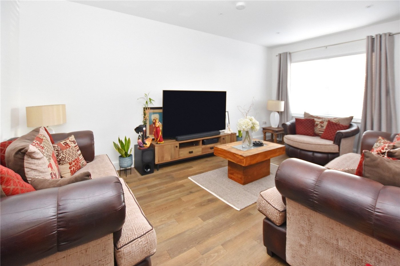 4 bedroom bungalow for sale in Bexleyheath | Robinson Jackson