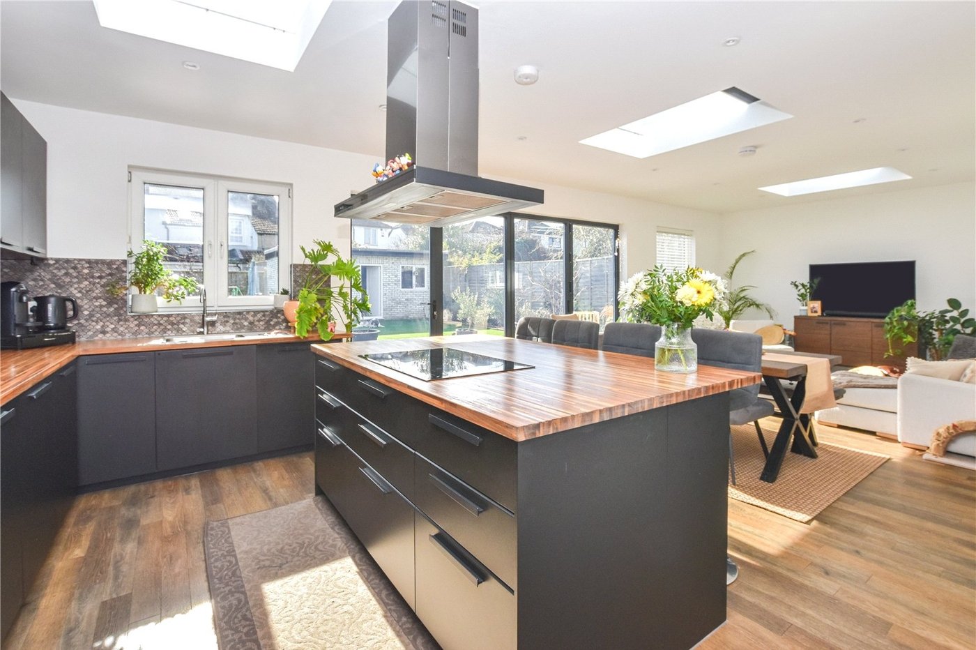 4 bedroom bungalow for sale in Bexleyheath | Robinson Jackson