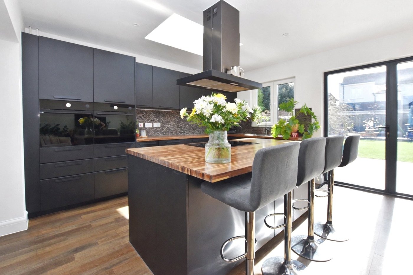 4 bedroom bungalow for sale in Bexleyheath | Robinson Jackson