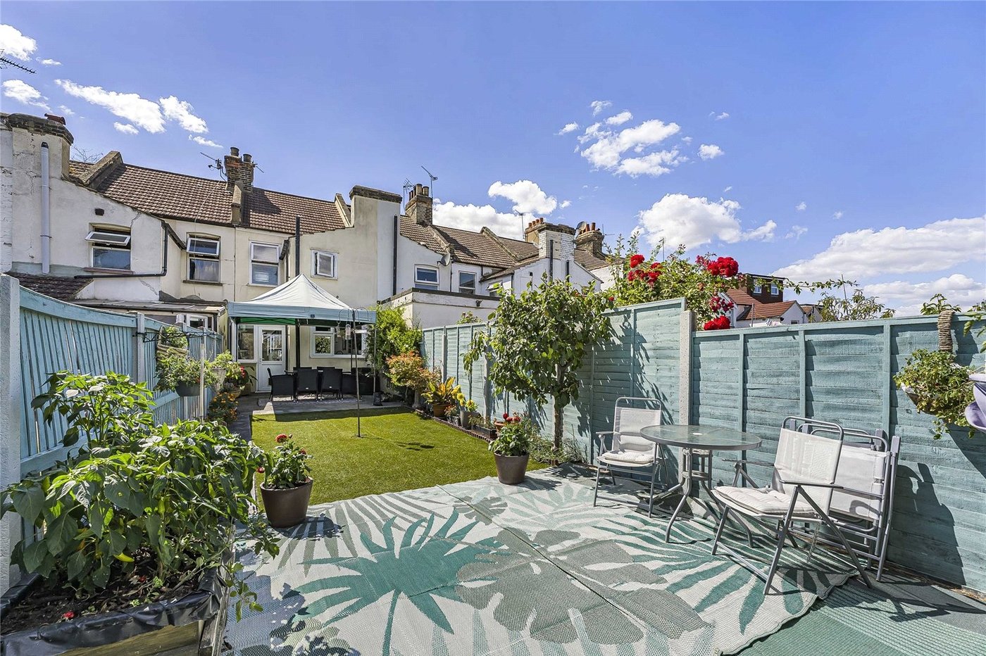 2 bedroom house for sale in Swanscombe | Robinson Jackson