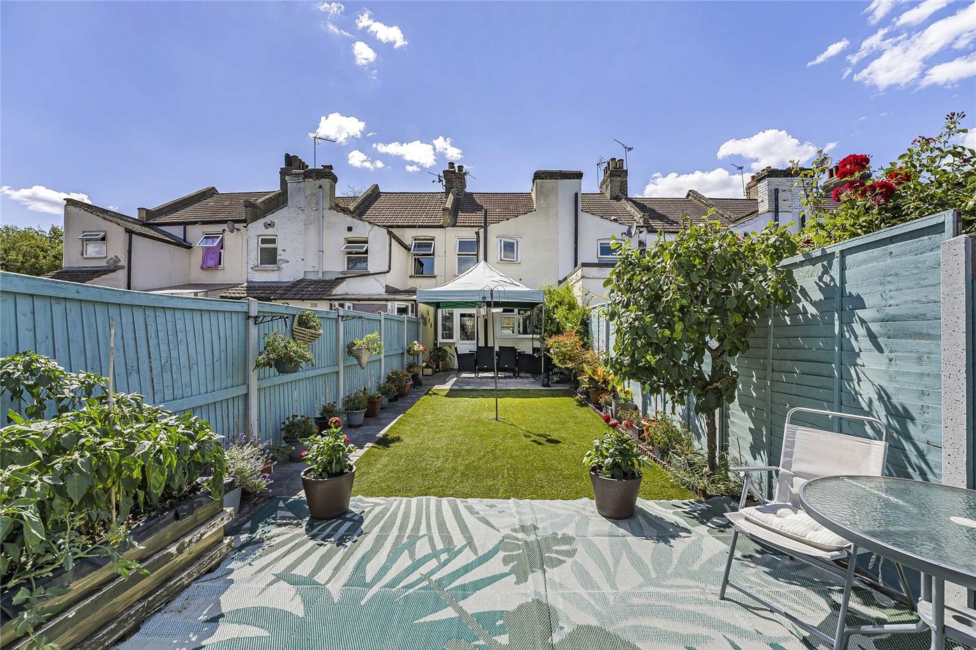 2 bedroom house for sale in Swanscombe | Robinson Jackson
