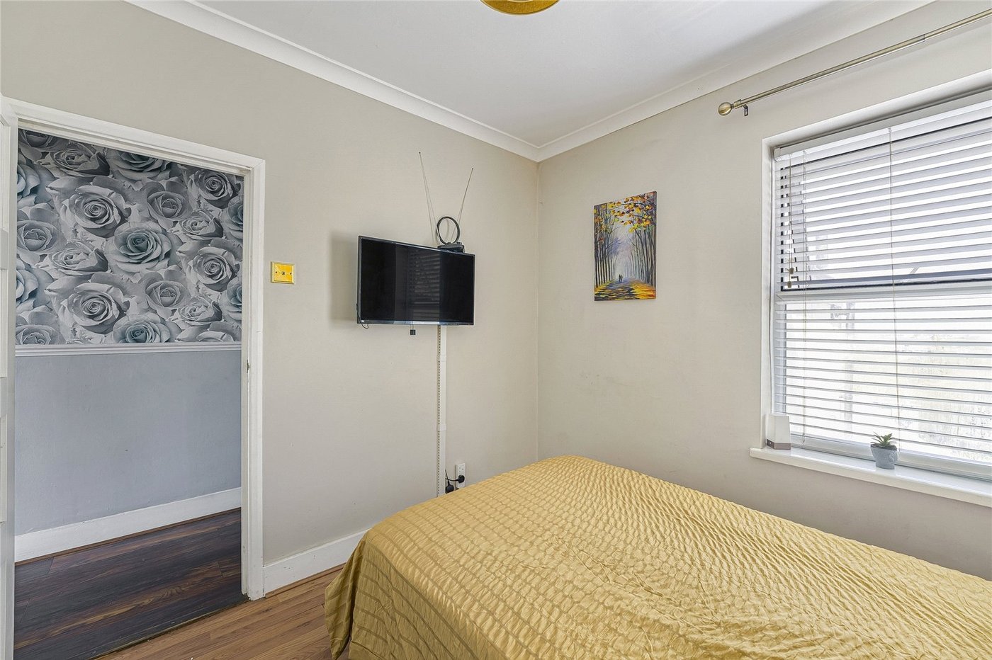 2 bedroom house for sale in Swanscombe | Robinson Jackson