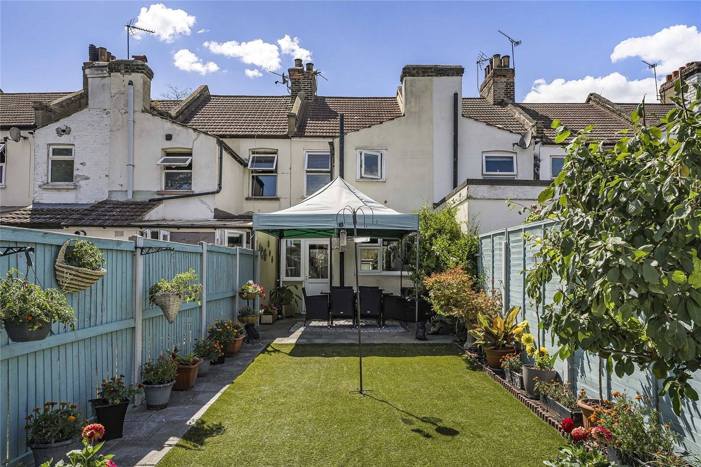 2 bedroom house for sale in Swanscombe | Robinson Jackson
