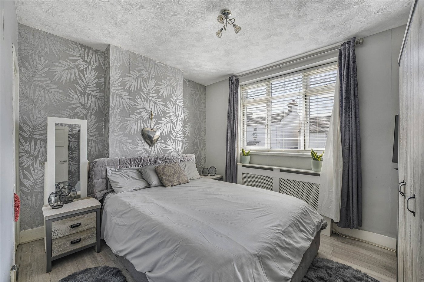 2 bedroom house for sale in Swanscombe | Robinson Jackson