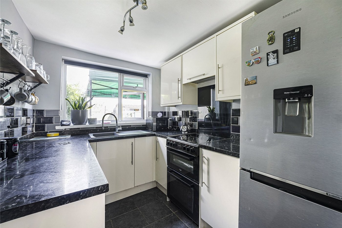 2 bedroom house for sale in Swanscombe | Robinson Jackson