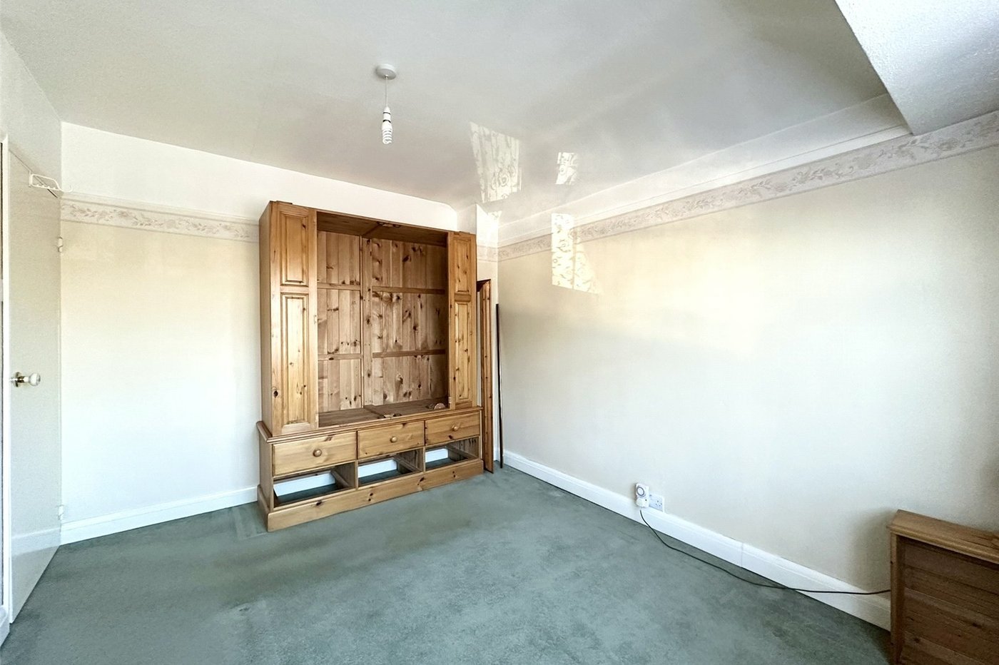 3 bedroom house for sale in Swanscombe | Robinson Jackson