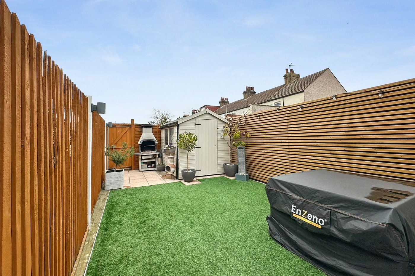 2 bedroom house for sale in Swanscombe | Robinson Jackson