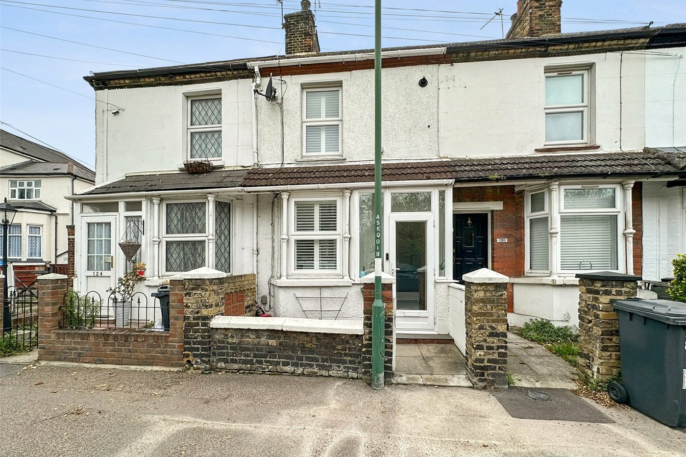 2 bedroom house for sale in Swanscombe | Robinson Jackson
