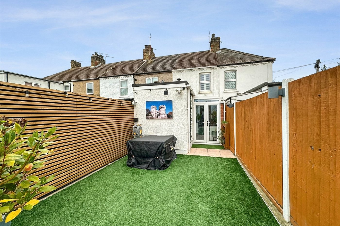 2 bedroom house for sale in Swanscombe | Robinson Jackson