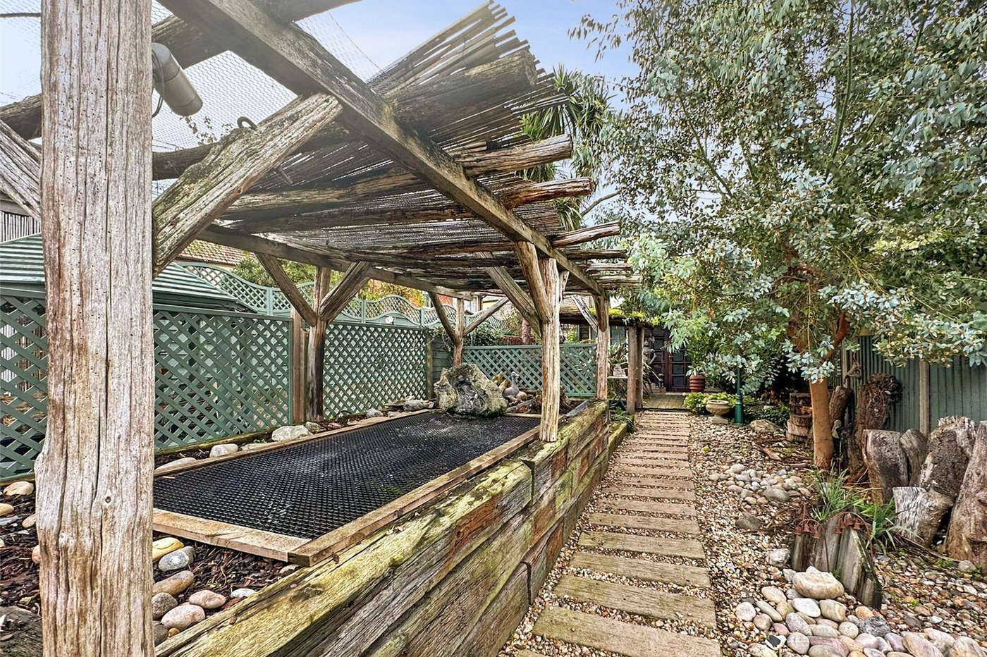 3 bedroom house for sale in Swanscombe | Robinson Jackson