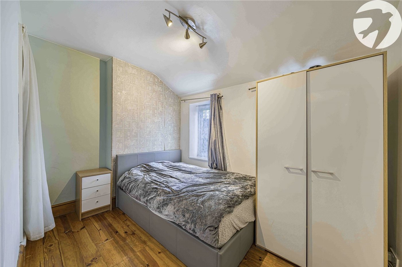 2 bedroom house for sale in Swanscombe | Robinson Jackson