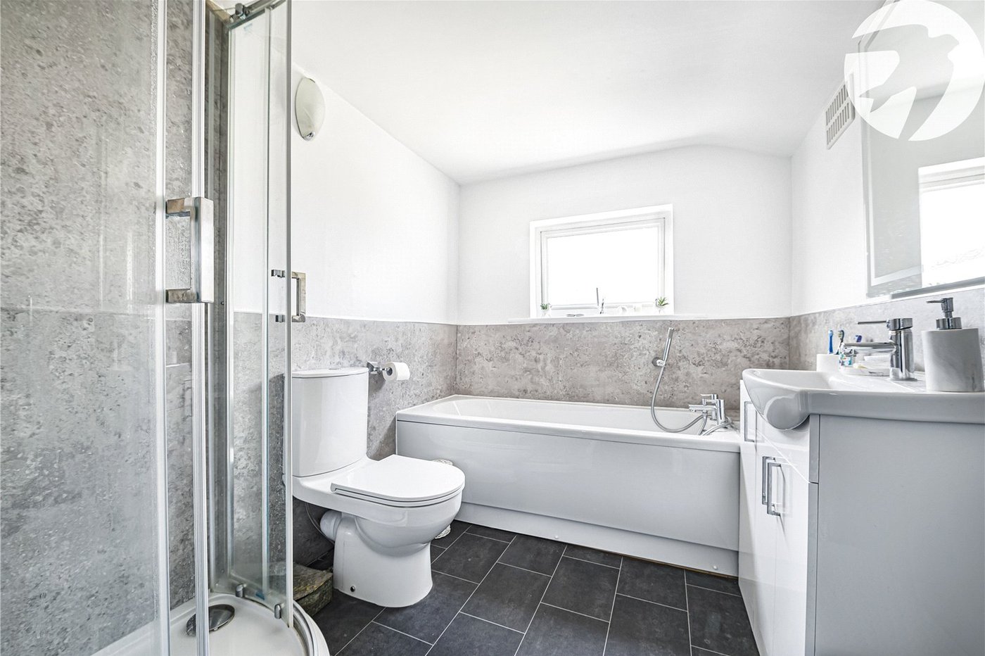 2 bedroom house for sale in Swanscombe | Robinson Jackson