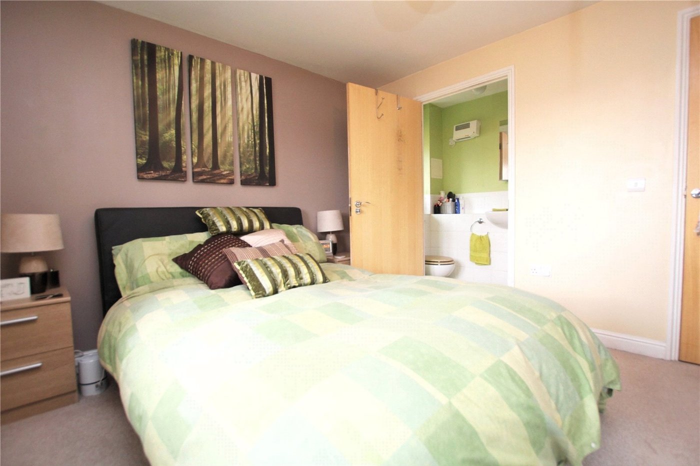 2 bedroom property for sale in New Eltham | Robinson Jackson