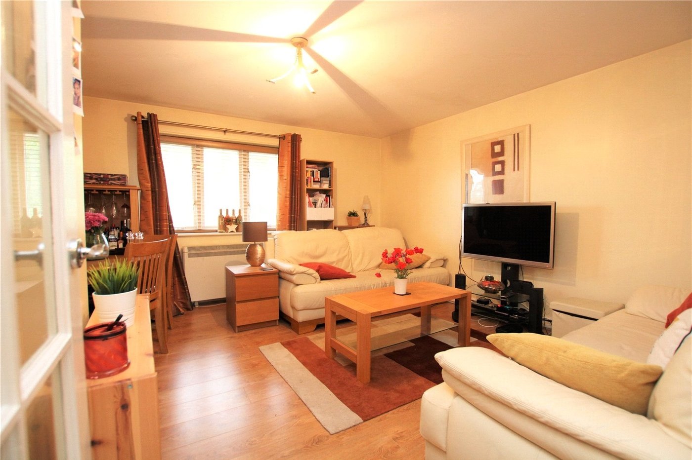 2 bedroom property for sale in New Eltham | Robinson Jackson