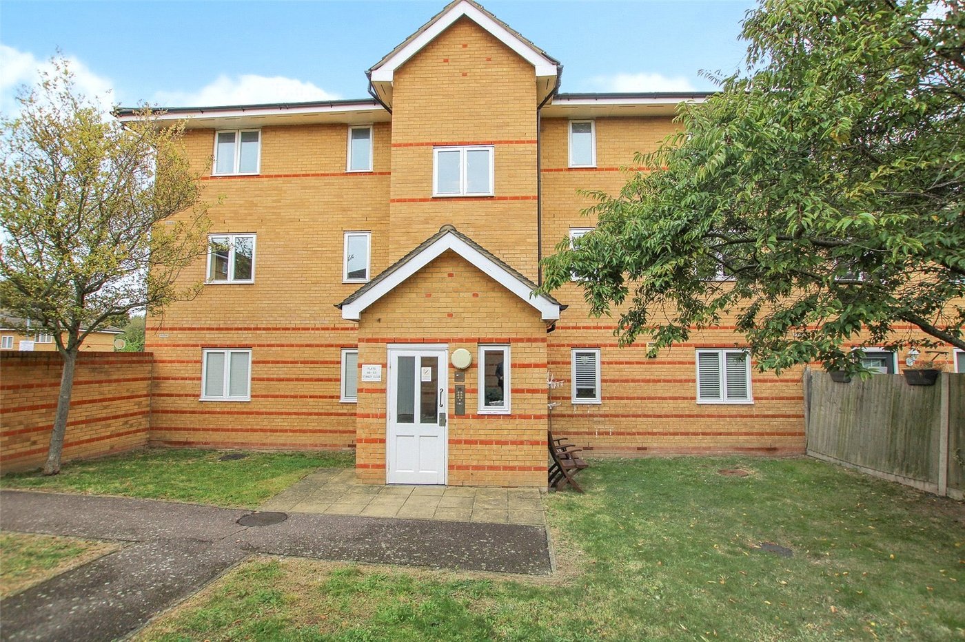 2 bedroom property for sale in New Eltham | Robinson Jackson