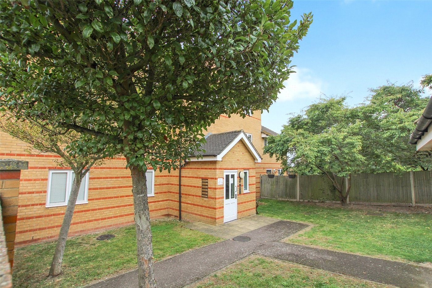 2 bedroom property for sale in New Eltham | Robinson Jackson