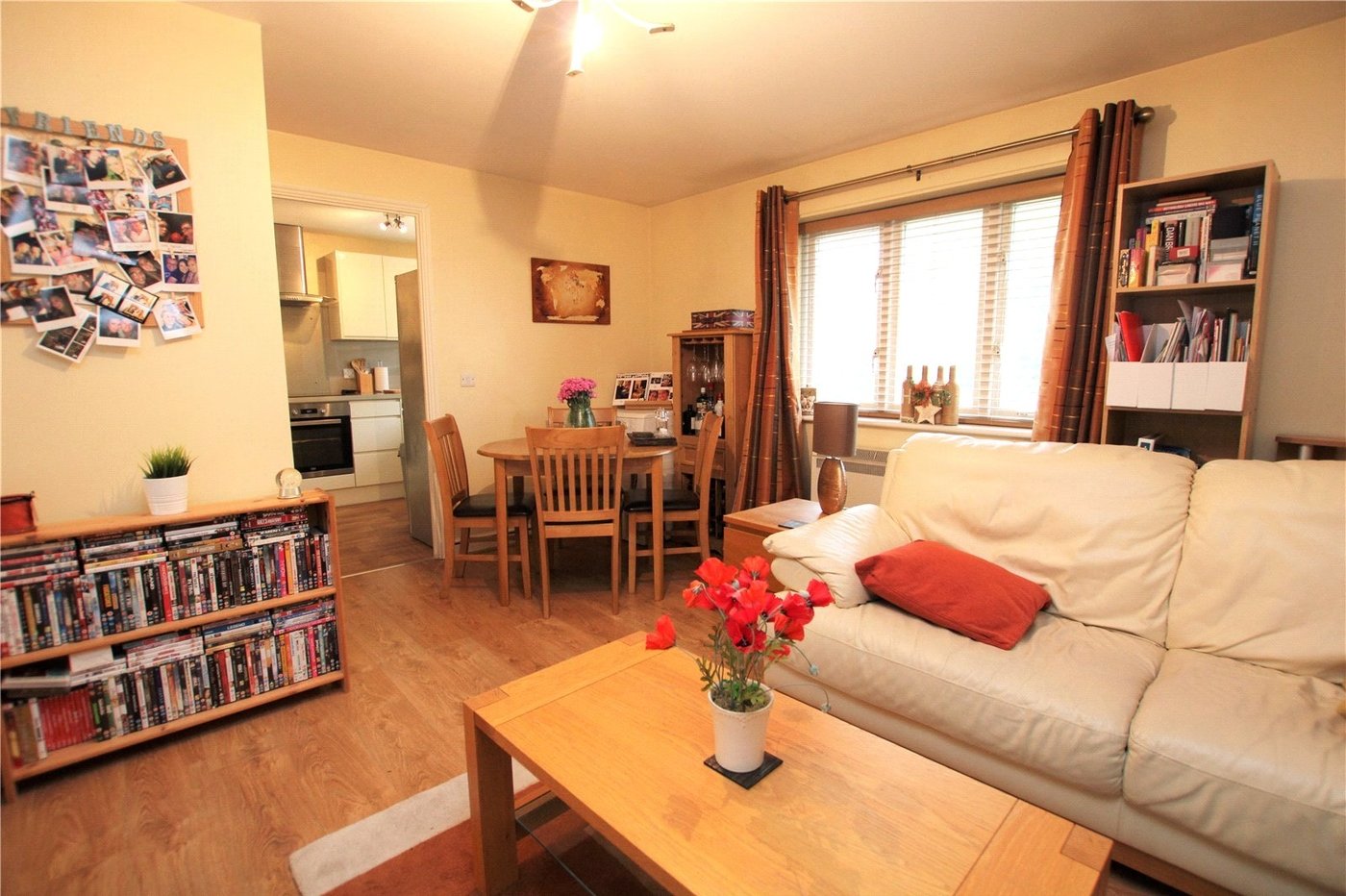 2 bedroom property for sale in New Eltham | Robinson Jackson