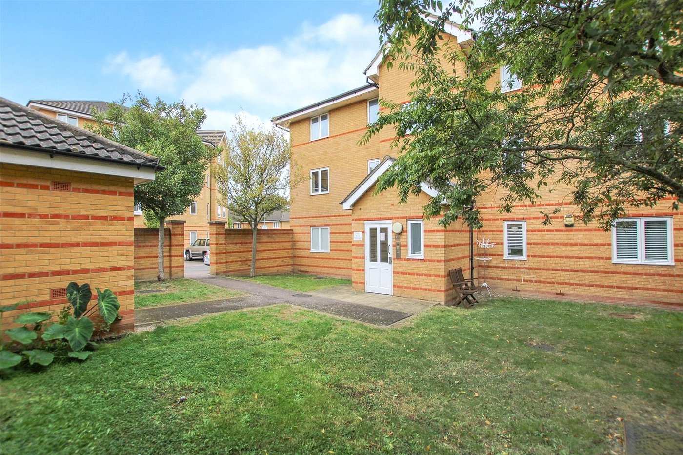2 bedroom property for sale in New Eltham | Robinson Jackson