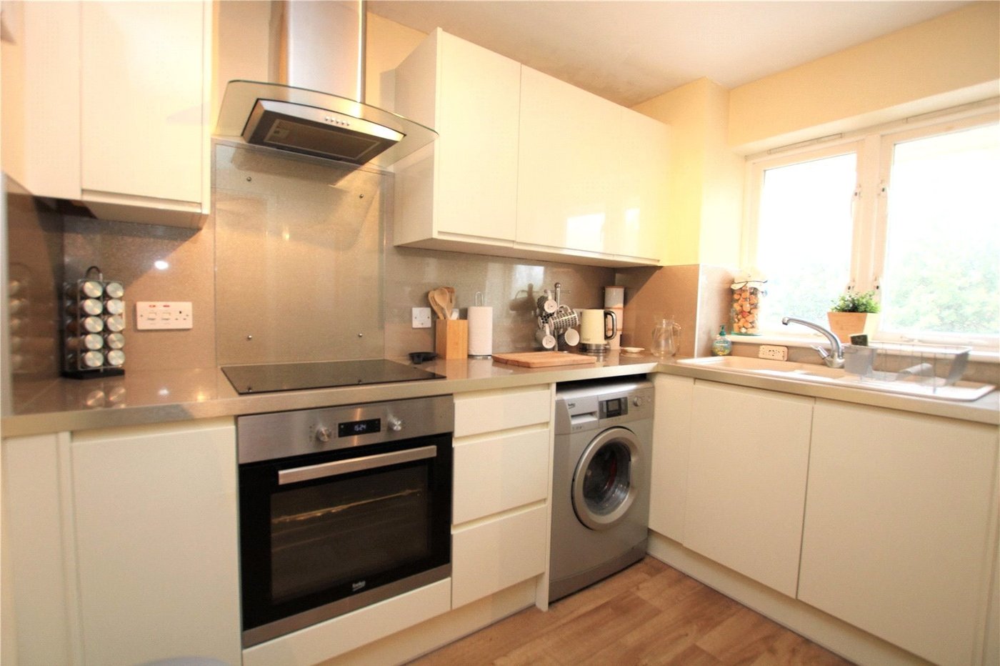 2 bedroom property for sale in New Eltham | Robinson Jackson