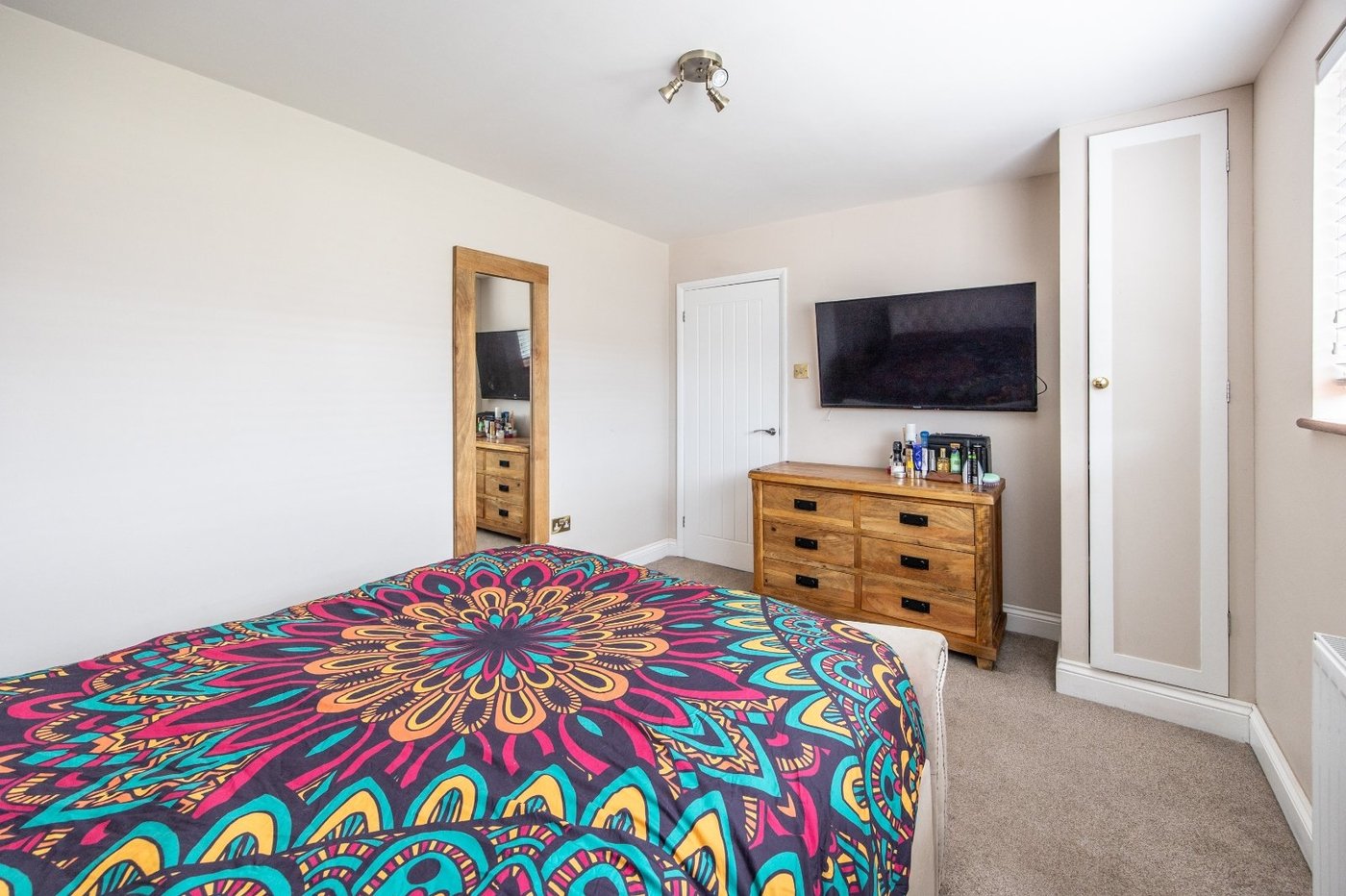 house for sale in Gravesend, Kent, DA12 Robinson Michael & Jackson