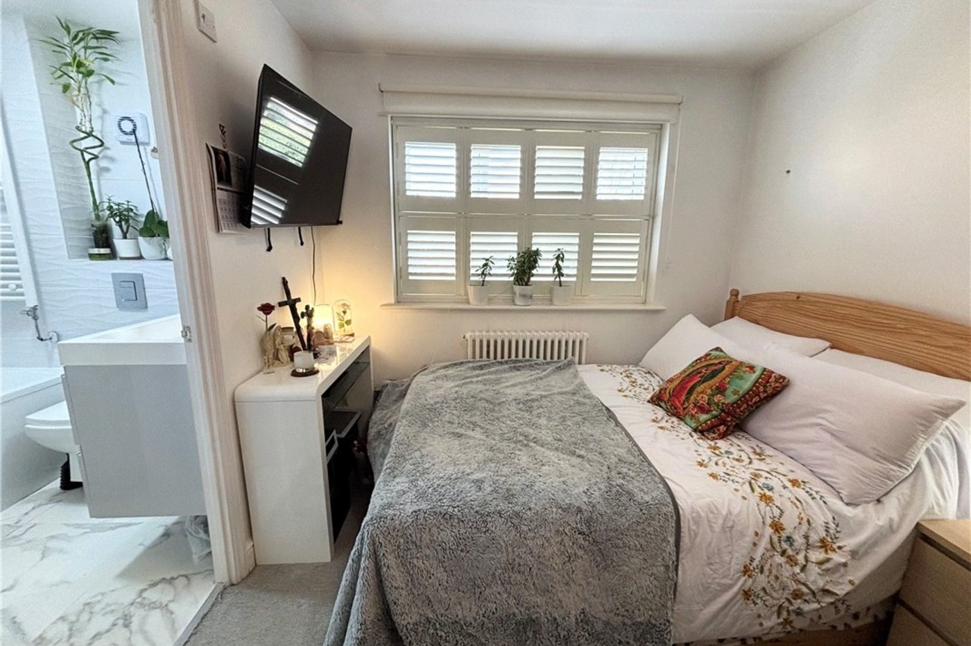 2 bedroom house for sale in St Mary Cray | Robinson Jackson