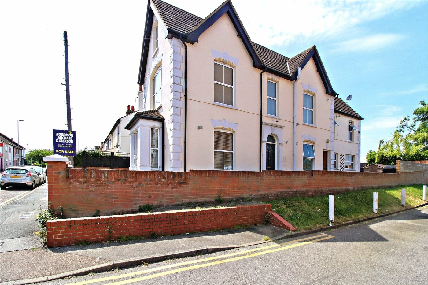 1 bedroom property for sale in Rainham | Robinson Michael & Jackson
