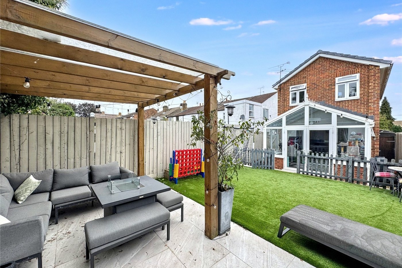 3 bedroom house for sale in Rainham | Robinson Michael & Jackson