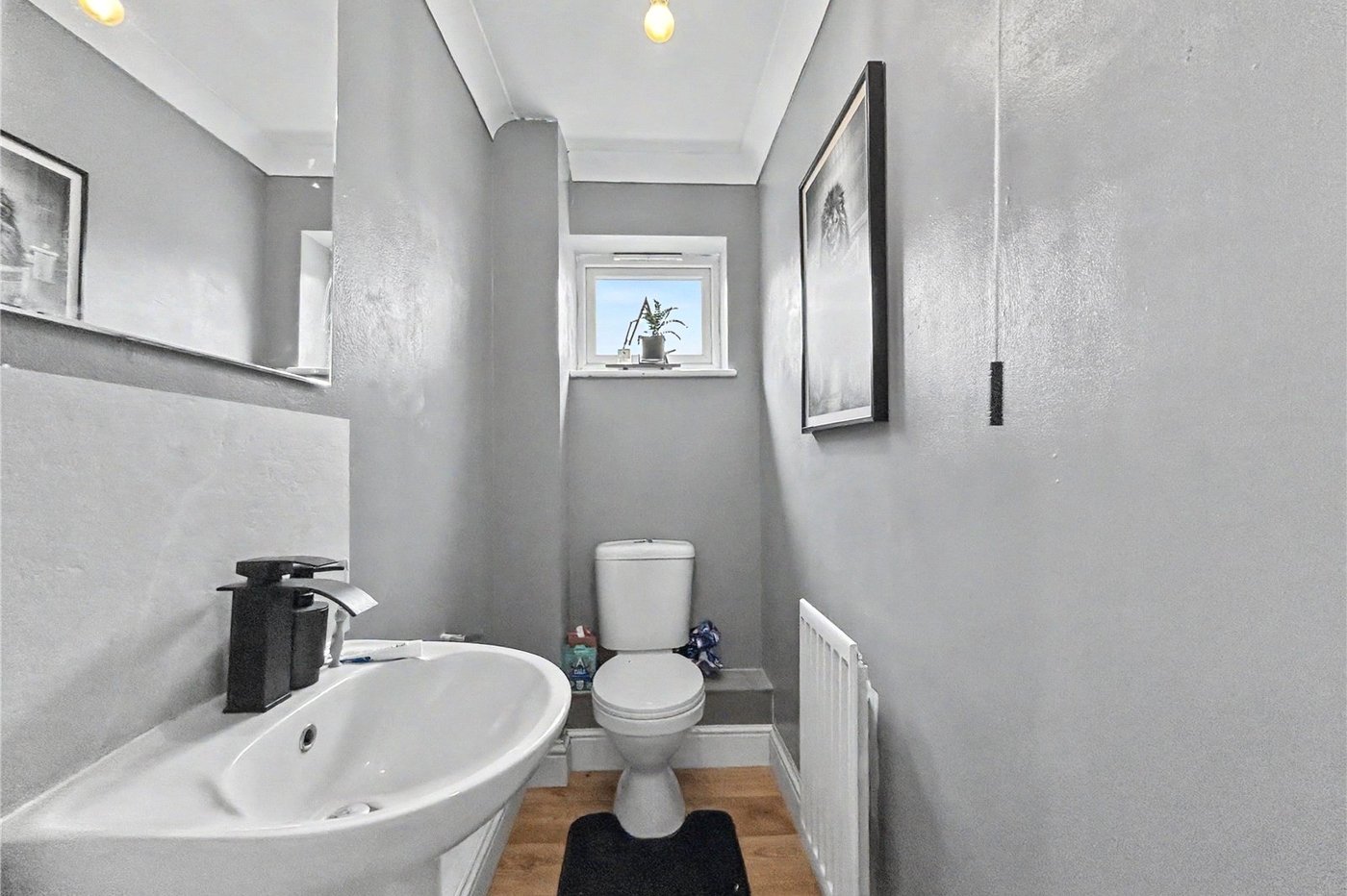 2 bedroom property for sale in Rainham | Robinson Michael & Jackson