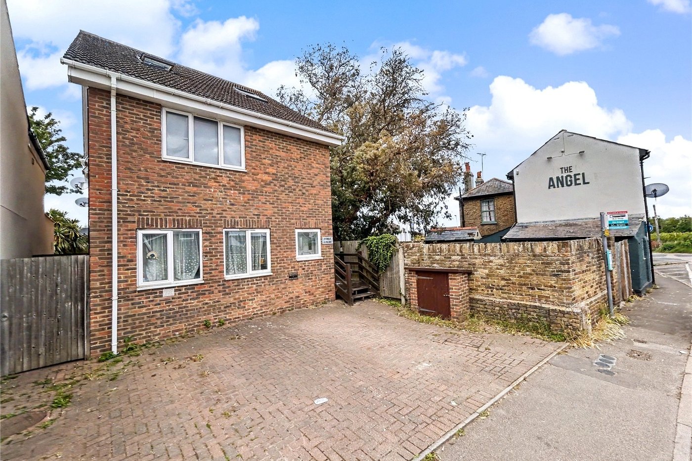 2 bedroom property for sale in Rainham | Robinson Michael & Jackson