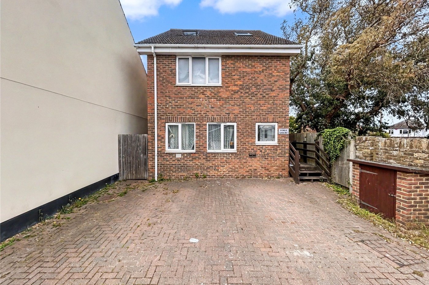 2 bedroom property for sale in Rainham | Robinson Michael & Jackson