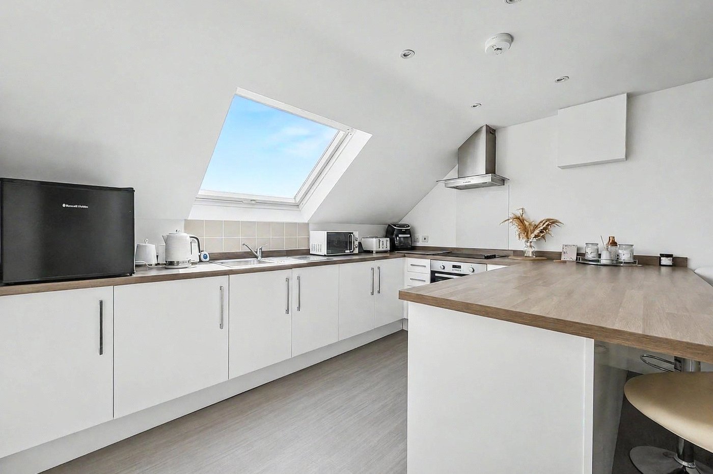 2 bedroom property for sale in Rainham | Robinson Michael & Jackson