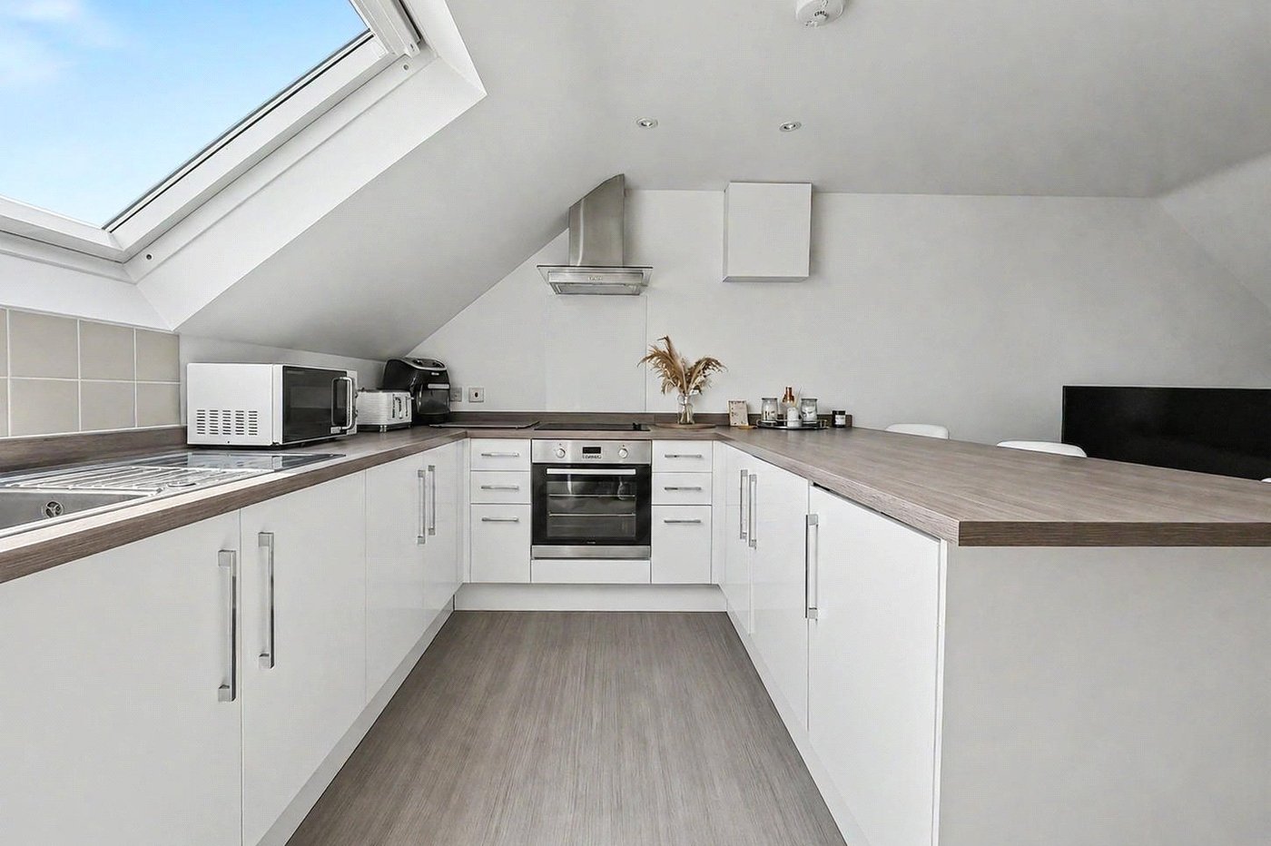 2 bedroom property for sale in Rainham | Robinson Michael & Jackson