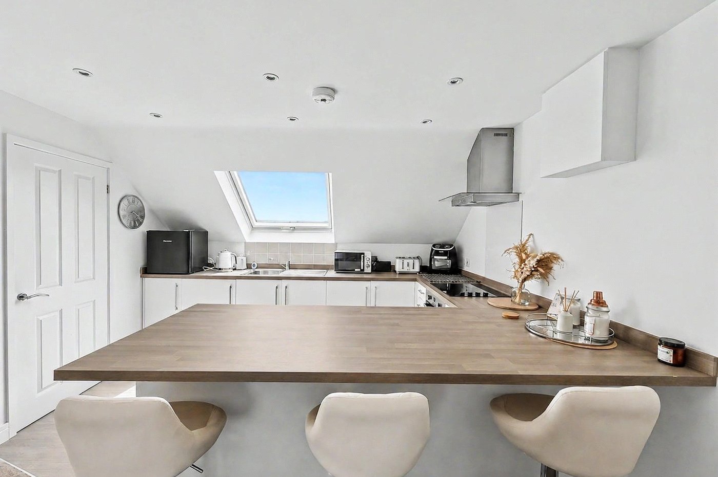 2 bedroom property for sale in Rainham | Robinson Michael & Jackson