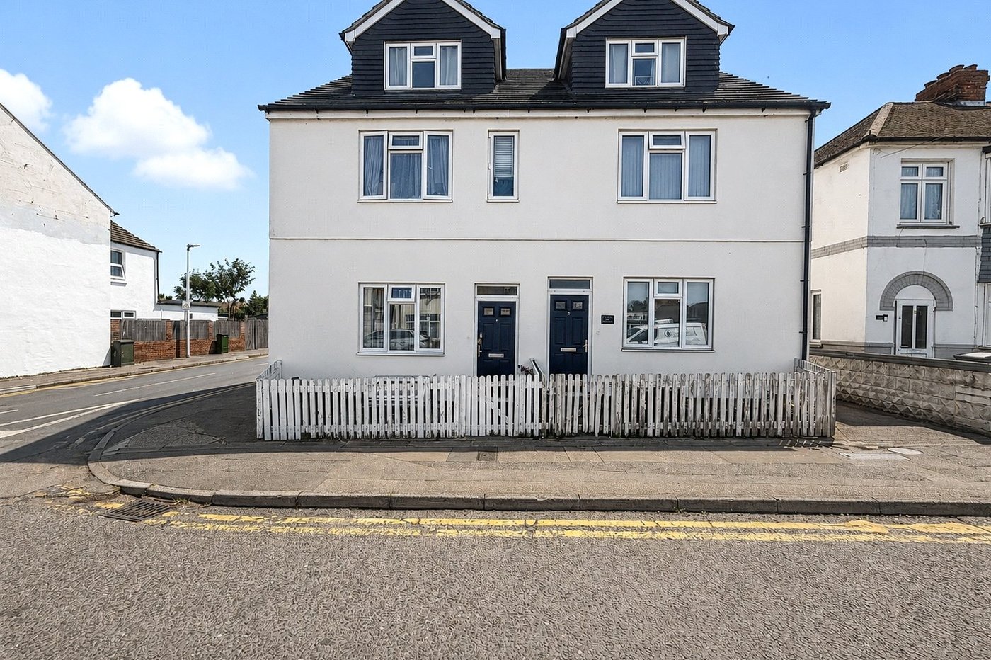 2 bedroom property for sale in Rainham | Robinson Michael & Jackson