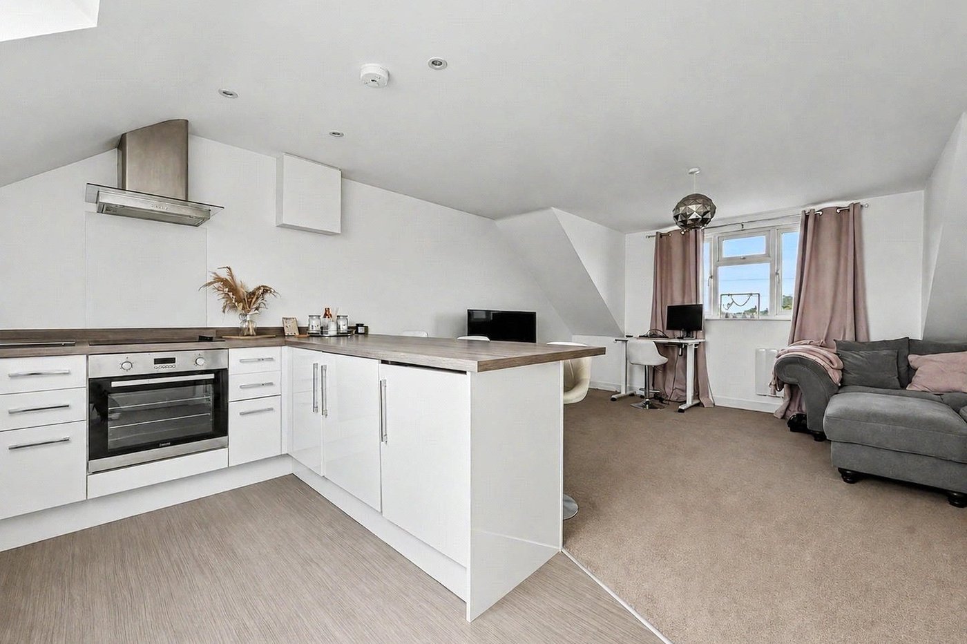 2 bedroom property for sale in Rainham | Robinson Michael & Jackson