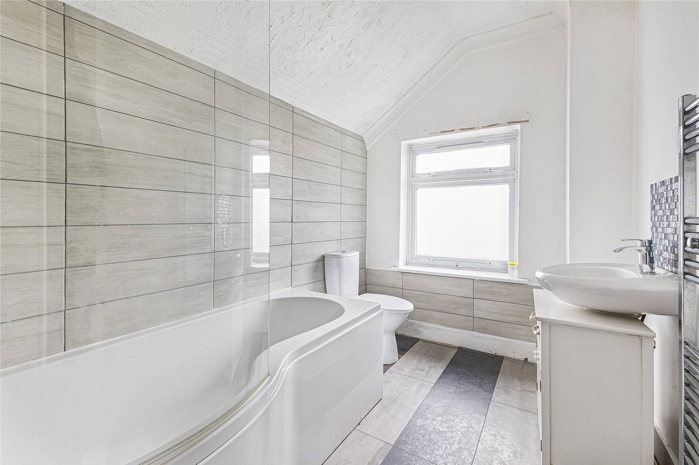 2 bedroom house for sale in Strood | Robinson Michael & Jackson