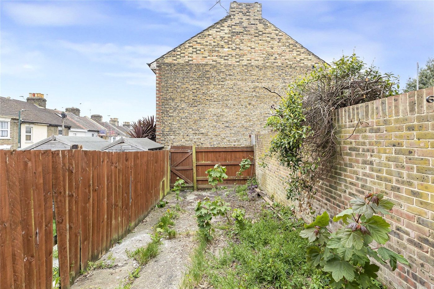 2 bedroom house for sale in Strood | Robinson Michael & Jackson