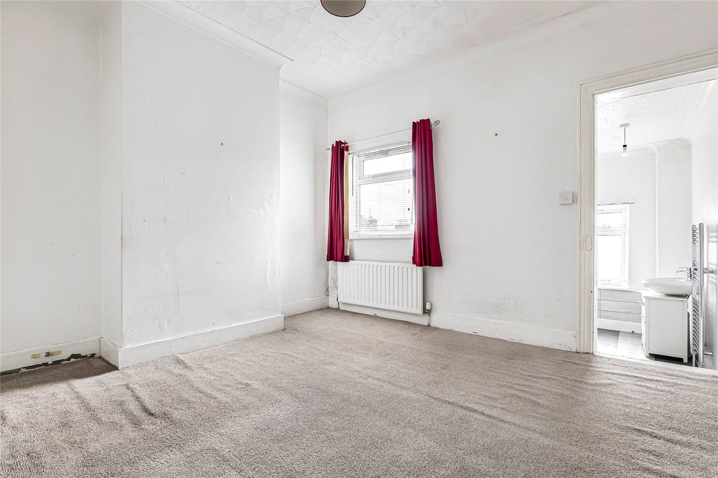 2 bedroom house for sale in Strood | Robinson Michael & Jackson