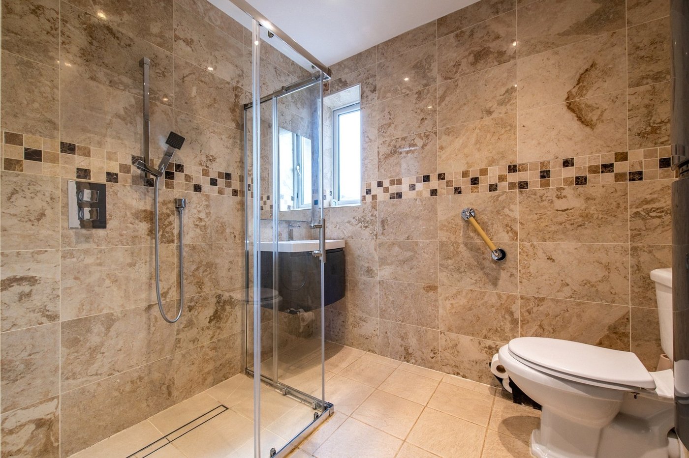 7 bedroom house for sale in Higham | Robinson Michael & Jackson