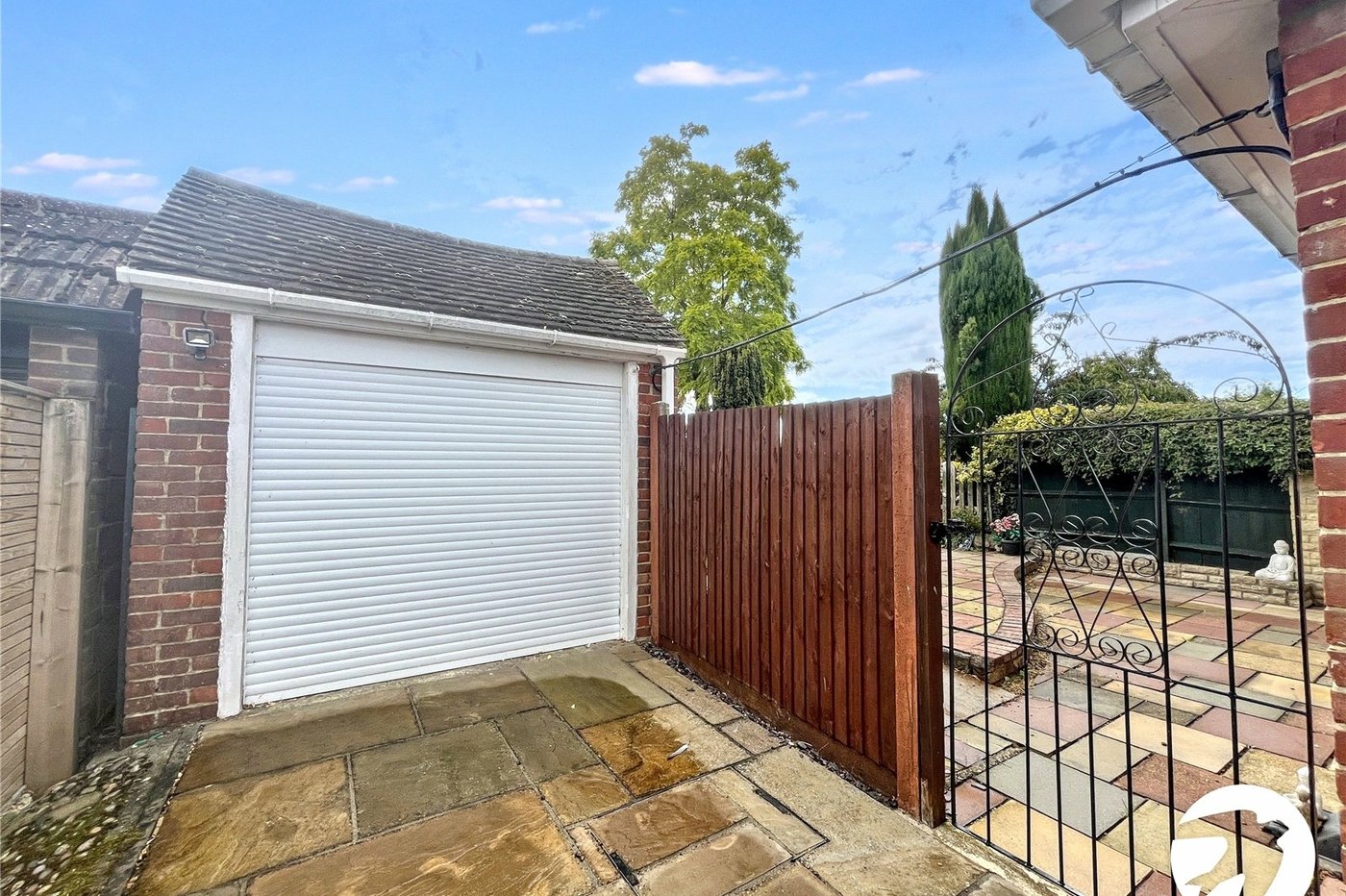 3 bedroom bungalow for sale in Sittingbourne | Robinson Michael & Jackson