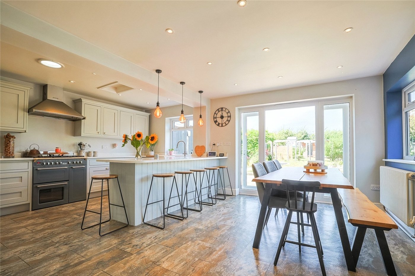5 bedroom bungalow for sale in Sittingbourne | Robinson Michael & Jackson