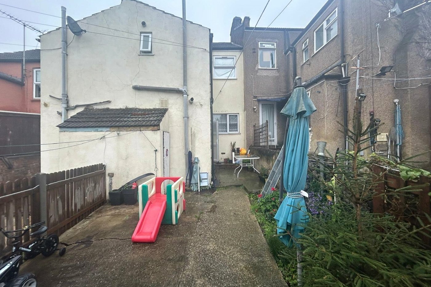 2 bedroom house for sale in Northfleet | Robinson Michael & Jackson