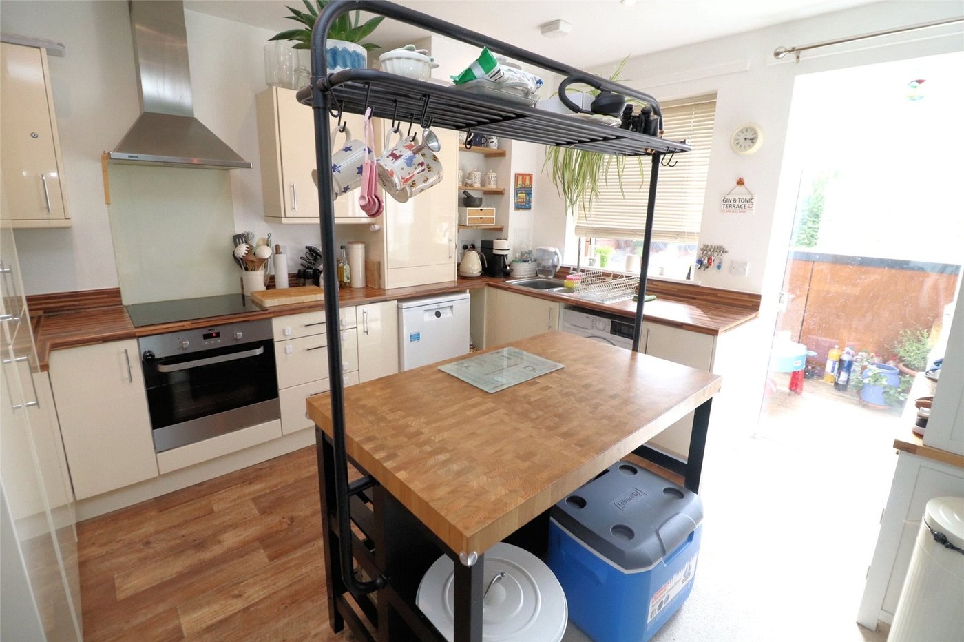 2 bedroom property for sale in Dell View Road | Robinson Jackson