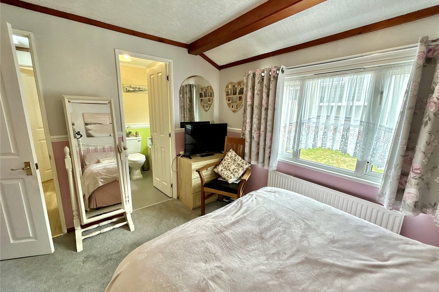 2 bedroom bungalow for sale in Old London Road | Robinson Jackson